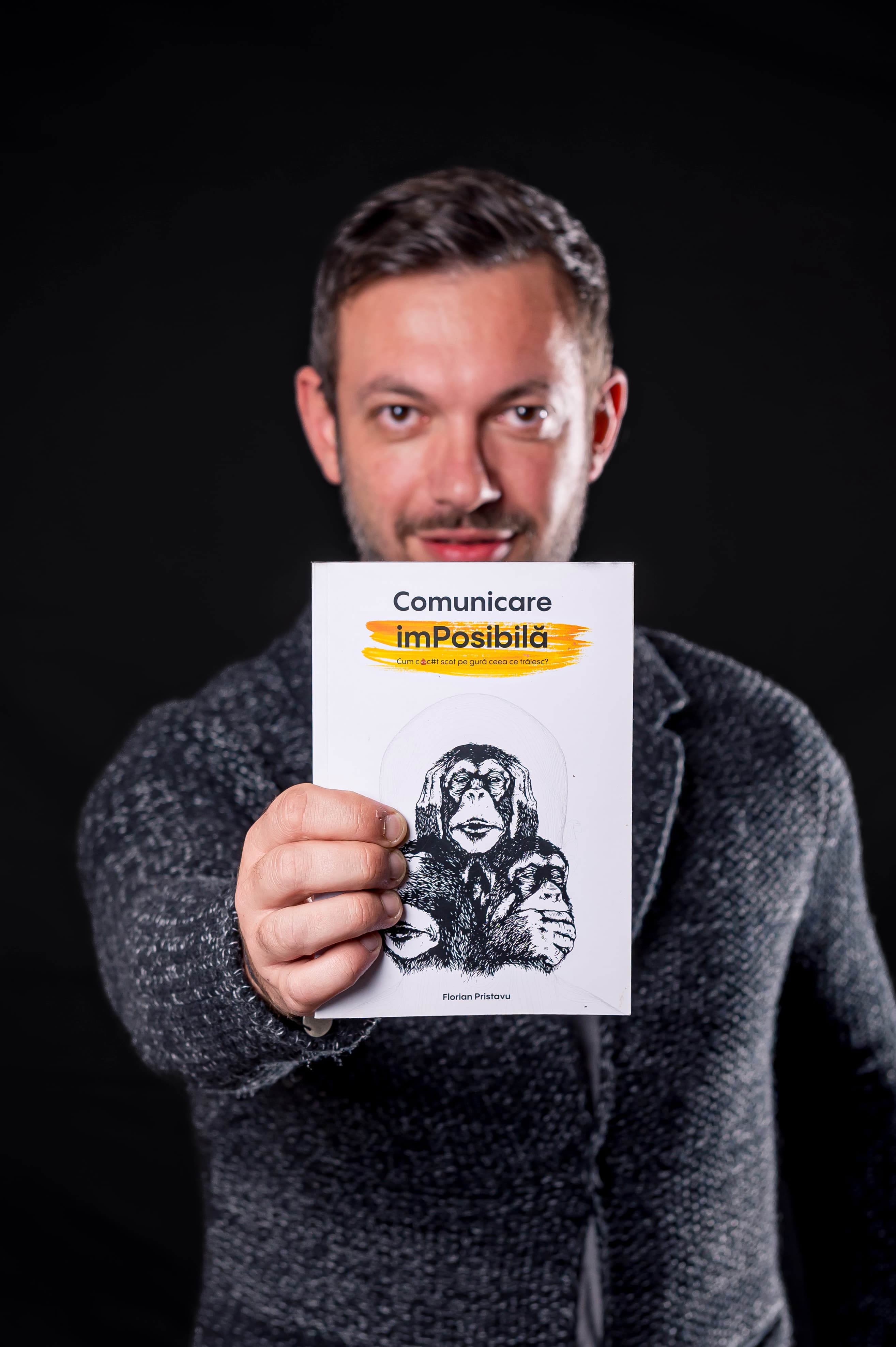 Florian vorbind publicului